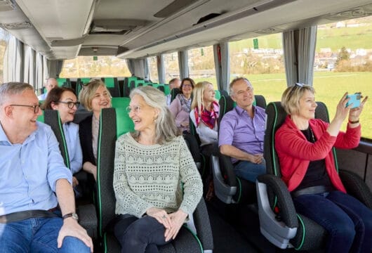 Gäste im Königsklasse Luxusbus von Twerenbold Reisen